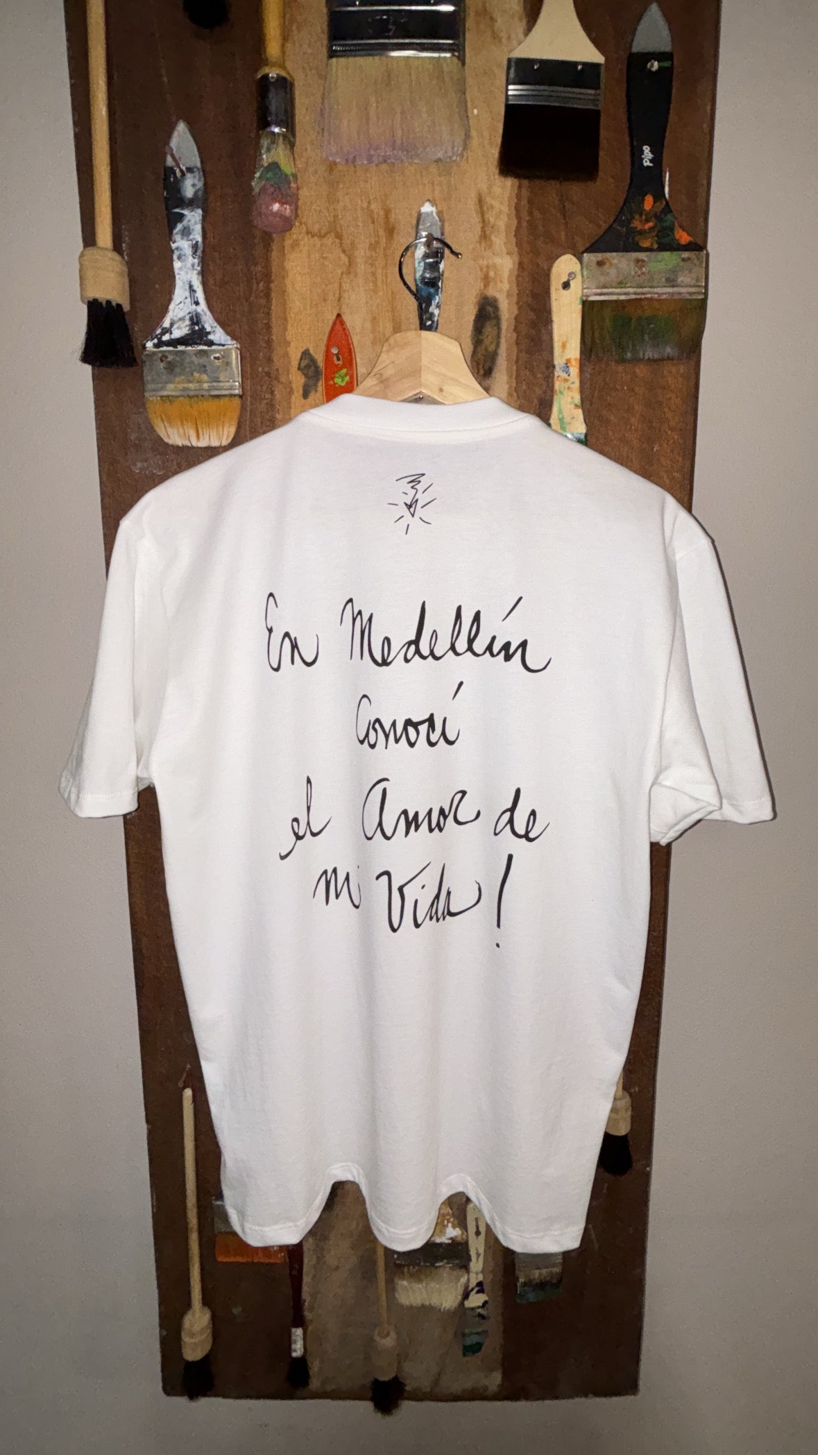 T SHIRT EN MEDELLIN  CONOCI EL AMOR